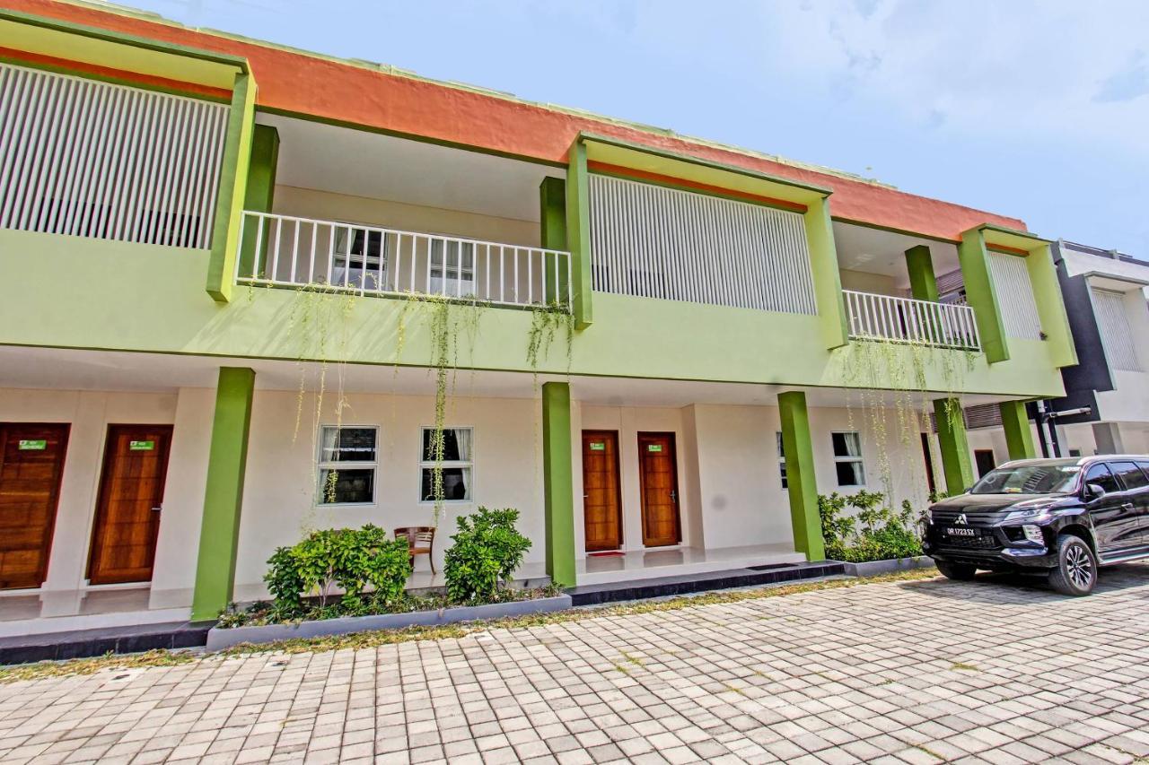Capital O 91384 Rintaka Residence Senggigi Luaran gambar